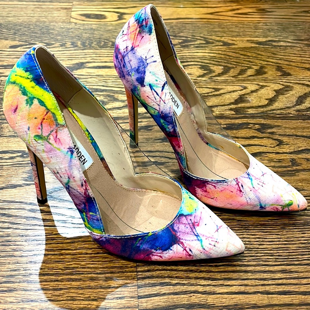 Steve Madden colorful pump with clear detail